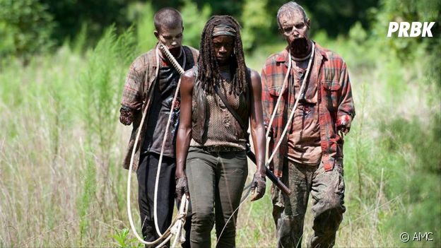 Moses J. Moseley (à gauche) jouait un zombie esclave de Michonne dans The Walking Dead