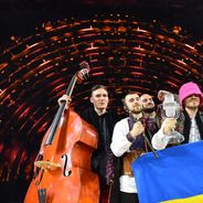 Eurovision 2022 : les gagnants ukrainiens repartent à la guerre, au lendemain de leur victoire