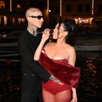 Kourtney Kardashian mariée à Travis Barker pour la troisième fois en Italie, les photos du mariage dévoilées
