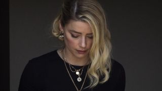 Amber Heard dénonce un procès non équitable : "Je me fiche de ce que l'on pense de moi"