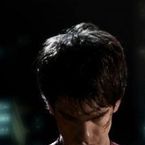 Spider-Man 3D ... Tobey Maguire kiffe le nouveau costume