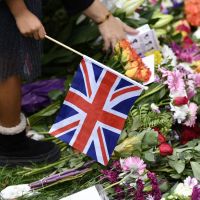 Mort de la reine Elizabeth II : ces cadeaux que les autorités supplient de ne plus amener devant Buckingham Palace