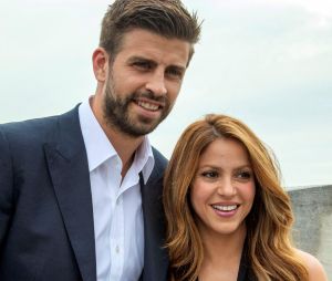 La chanteuse Shakira séparée du footballeur Gerard Piqué après 12 ans de relation et 2 enfants : raisons de leur séparation, rumeurs de tromperies, garde des enfants... Elle se confie.