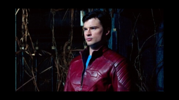 Smallville saison 10 ... Clark enfile la veste de Superman (photos)
