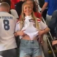 Une supportrice de l&#039;Angleterre a-t-elle montré ses seins à la Coupe du Monde 2022 au Qatar ? La vidéo choc qui enflamme les réseaux, et pourtant...