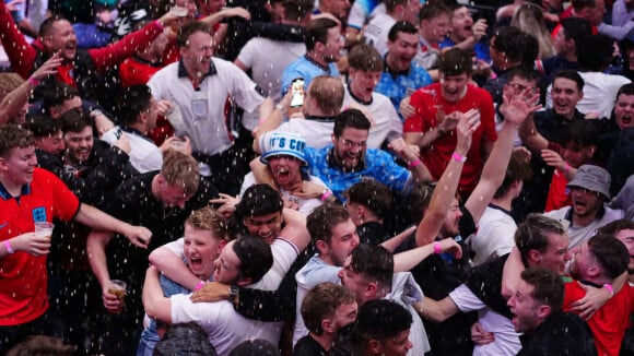 Qatar : les techniques folles des supporters pour boire de l'alcool à la Coupe du Monde 2022