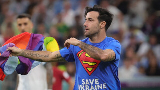 Coupe du monde 2022 : drapeau LGBT au Qatar, ce moment censuré que vous n'avez pas vu à la télé pendant le match Portugal/Uruguay