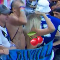 Cette supportrice de l'Argentine exhibe ses seins au Qatar durant la finale face à la France : l'image furtive et forcément choc