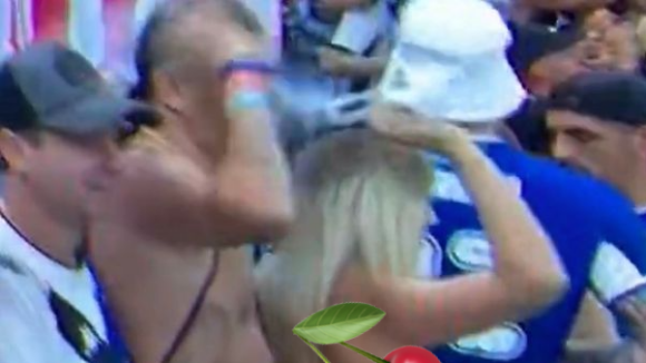 Cette supportrice de l'Argentine exhibe ses seins au Qatar durant la finale face à la France : l'image furtive et forcément choc