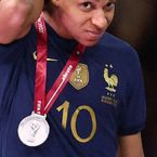 "Merci pour le pire son de 2022" : Vegedream dévoile son titre Merci les Bleus, il n'aurait peut-être pas dû