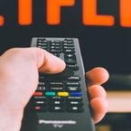 En recrutant deux grosses stars, Netflix pensait faire un carton : ces deux séries sont pourtant annulées après une seule saison