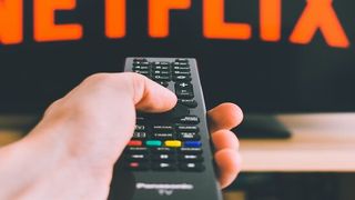 En recrutant deux grosses stars, Netflix pensait faire un carton : ces deux séries sont pourtant annulées après une seule saison