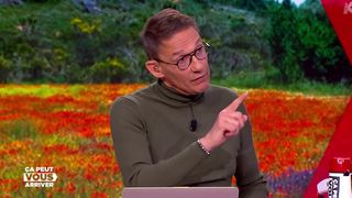 "Je suis qu'un bouffon dans cette émission" : excédé par un artisan, Julien Courbet abandonne dans Ca peut vous arriver