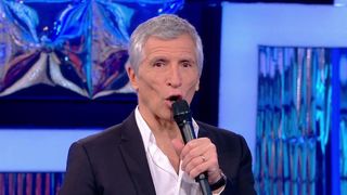 "Un pipi plus important qu'un autre..." : Nagui hallucine face au rituel d'une candidate de N'oubliez pas les paroles