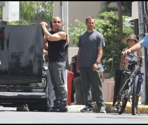 EXCLUSIF - VIN DIESEL ET PAUL WALKER SUR LE TOURNAGE DU FILM "THE FAST AND THE FURIOUS 5" A PUERTO RICO  5487514 Exclusive... "The Fast and the Furious 5" took to the streets of Puerto Rico on July 27, 2010. Vin Diesel drove his muscle car around town with his body double close by the set to jump in when needed as co-star Paul Walker followed him around in a different car as they are pursued by lawmen. 