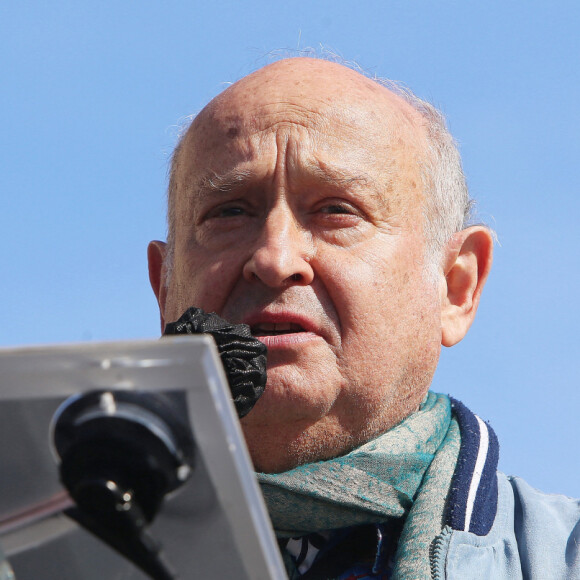 Michel Jonasz - Hommage à Sarah Halimi, assassinée en avril 2017, sur la place du Trocadero à Paris. Le 25 avril 2021  