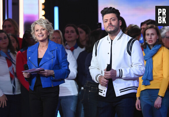 Sophie Davant et Kev Adams - Les personnalités se mobilisent lors de la 36ème édition du Téléthon sur le plateau de France 2, avec pour parrain K.Adams, le 3 décembre 2022. © Coadic GUIREC / Bestimage  