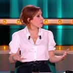"Lui, il ne peut rien dire..." : gros malaise pour Léa Salamé après une blague violente d'un chroniqueur de Quelle époque