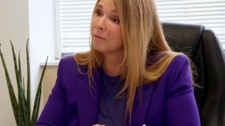 "Il me tape sur les nerfs" : Patrick Puydebat (Les Mystères de l'amour) viré à cause d'Hélène Rollès ? La comédienne répond