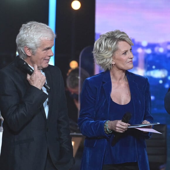 Claude Sérillon, Sophie Davant et Patrick Chêne - 36ème Edition du Téléthon à Paris. Le 2 décembre 2022 © Coadic Guirec / Bestimage