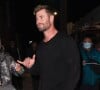 Chris Hemsworth et sa femme Elsa Pataky à la sortie du centre culturel "Pioneer Works" à New York, le 17 novembre 2022.