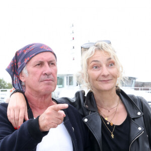 Christian François et Corinne Masiero - Photocall de la série "Boomerang" lors du Festival de la Fiction de La Rochelle. Le 18 septembre 2021 © Jean-Marc Lhomer / Bestimage