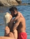 Jessica Thivenin et son compagnon Thibault Garcia (Les Marseillais) en vacances à Mykonos, le 27 août 2017.