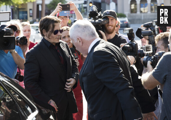 Johnny Depp et sa femme Amber Heard arrivent au tribunal de Southport pour le procès dans lequel est impliquée Amber pour avoir fait entrer sur le territoire ses chiens Pistol et Boo sans les déclarer à Southport le 18 Avril 2016. 