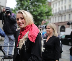Amber Heard à son arrivée à la cour royale de justice à Londres, dans le cadre d'un procès en diffamation contre le journal The Sun Newspaper. Le 8 juillet 2020 © Rob Pinney / Zuma Press / Bestimage 
