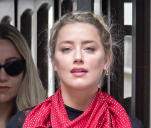 De quoi provoquer les flashes des photographes présents. Sur certains de ces t shirt blancs, on peut lire un message tout sauf ambivalent : "I Stand With Amber". Traduction : "Je soutiens Amber". "I Stand With Amber", c'est ce qu'avaient décoché les supporters de l'actrice lors de son procès contre son ex, Johnny Depp.
Naissance - Amber Heard est maman d'une petite fille prénommée Oonagh Paige - Amber Heard à son arrivée à la cour royale de justice à Londres, pour le procès en diffamation contre le magazine The Sun Newspaper. Le 15 juillet 2020 © Cover Images / Zuma Press / Bestimage 