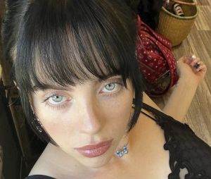 "Laissez les femmes exister !" : On reproche à Billie Eilish d'être "trop féminine", mais spoiler alert, elle s'en tape complètement
Billie Eilish sur Instagram.  