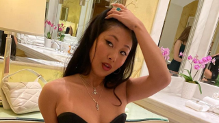 "C'est vraiment n'importe quoi" : Jade Hallyday ciblée en pleine remise de diplôme, et pour une fois, rien à voir avec ses tenues