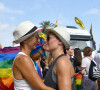 L'association LGBTQ accuse les réseaux sociaux de supprimer "de manière disproportionnée" le contenu ayant trait aux homos, lesbiennes, trans, ou de le condamner au shadowbanning : autrement dit, de ne pas le mettre en avant afin qu'ils n'apparaissent pas sur nos fils d'actus. 
La Gay Pride de Nice 2022, alias "Pink Parade" a eu lieu sur la promenade des Anglais, le 23 juillet 2022. La marche des fiertés LGBT de Nice (ex Gay Pride), s'est élancée depuis le jardin Albert 1er en passant devant le Negresco, un cortège festif téunissnt entre 8 à 10000 personnes. © Bruno Bebert/Bestimage 