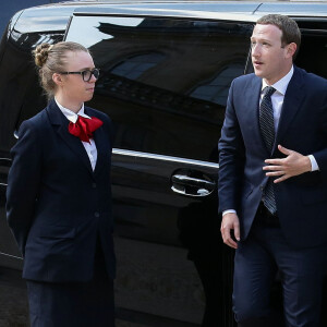 Mark Zuckerberg, PDG de Facebook, arrive au palais de l'Elysée pour le sommet "Tech for Good" à Paris le 23 mai 2018.  © Stéphane Lemouton / Bestimage 