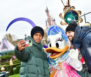 Fadily Camara et son mari Hakim Jemili au Grand Final du 30ème anniversaire de Disneyland Paris, à Marne-la-Vallée, France, le 27 janvier 2023. © Valentin Desjardinsi/Disneyland Paris/Bestimage