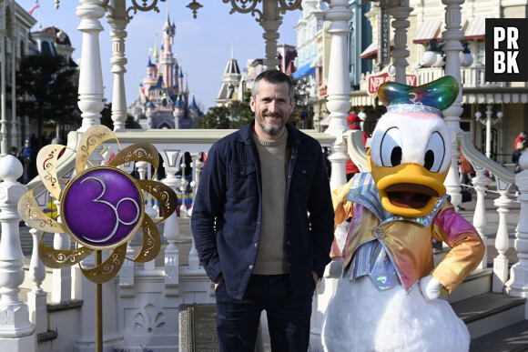 Guillaume Canet - People au 30ème anniversaire du parc d'attractions Disneyland Paris à Marne-la-Vallée le 5 mars 2022. © Disney via Bestimage