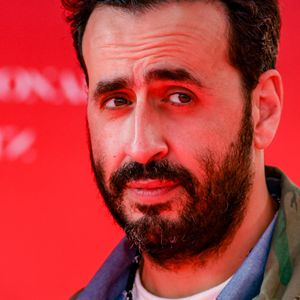 Jonathan Cohen sur le tapis rouge du photocall de la première du film "Une année difficile" lors du 1er Festival International du Film de Biarritz "Nouvelles vagues" à Biarritz, France, le 30 juin 2023. © Christophe de Prada/Bestimage