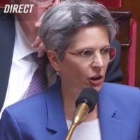 Sandrine Rousseau interpelle Gérald Darmanin, le ministre affiche ses erreurs et la recadre sèchement à l&#039;Assemblée nationale