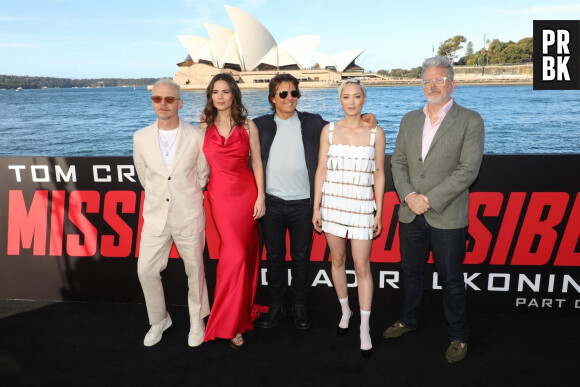Sydney, AUSTRALIA - MISSION: IMPOSSIBLE - DEAD RECKONING PART ONE Photo Call with a backdrop of Sydney Opera House and Sydney Harbour Bridge. Pictured: Simon Pegg, Hayley Atwell, Tom Cruise, Pom Klementieff, Christopher McQuarrie