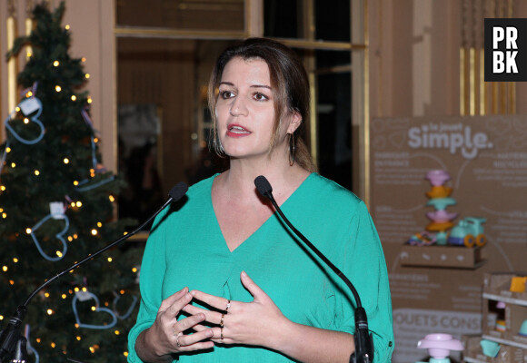 Marlène Schiappa, secrétaire d'Etat, chargée de l’Économie sociale et solidaire et de la Vie associative, inaugure le 1er marché de Noël durable et responsable à Paris, France, le 7 décembre 2022. © Jonathan Rebboah/Panoramic/Bestimage 