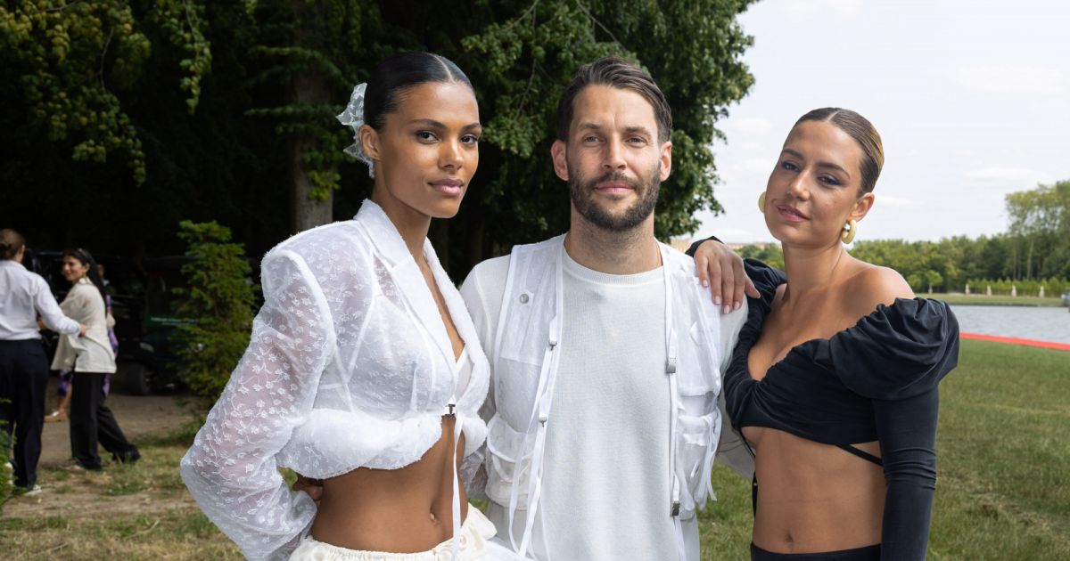 Tina Kunakey, Simon Porte Jacquemus et Adèle Exarchopoulos au greeting