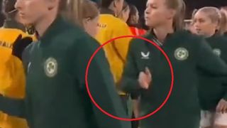 Coupe du monde féminine : une joueuse snobe une adversaire qui a passé des vacances avec son ex !