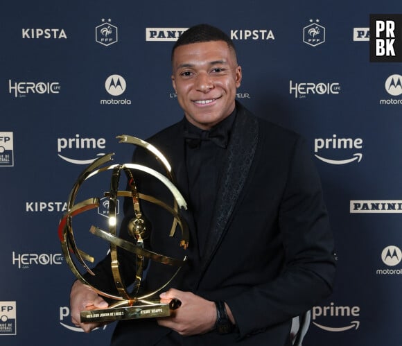 Kylian Mbappé dans la press-room de la 31ème cérémonie des "Trophées UNFP" au Pavillon Gabriel. Paris, le 28 mai 2023.