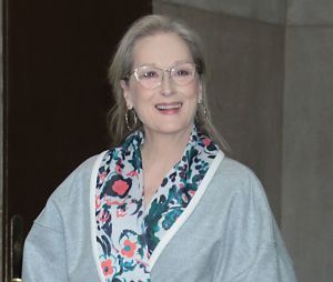 Meryl Streep quitte l'émission "Today Show "de NBC à New York le 7 décembre 2021. 