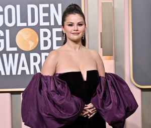 Info - Selena Gomez serait en couple avec Drew Taggart - Selena Gomez au photocall de la 80ème cérémonie des Golden Globe, au "Beverly Hilton" à Los Angeles, le 10 janvier 2023. 