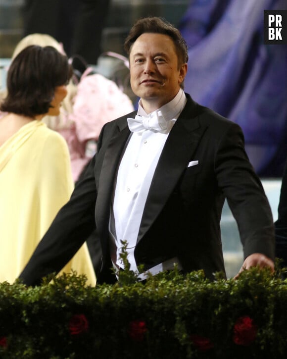 Elon Musk - Les célébrités arrivent à la soirée du "MET Gala 2022" à New York, le 2 mai 2022.  Celebrities arrive at the "MET Gala 2022". New York, May 2nd, 2022.