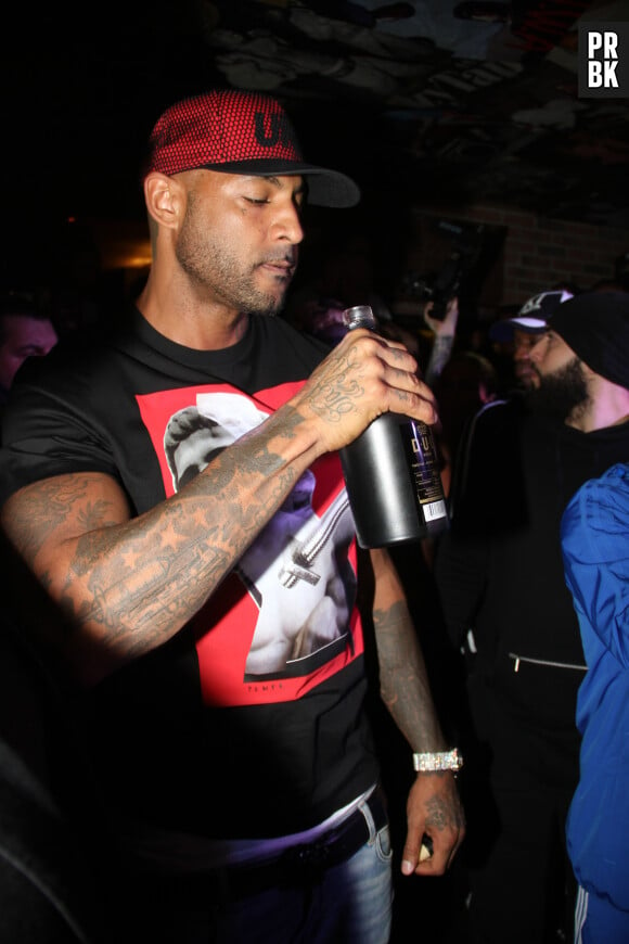 Booba a donc mis en garde Didi B et annulé le featuring prévu avec lui.
Exclusif - Le rappeur Booba en concert pour la promotion de son D.U.C Whisky au Hobo club à Paris, France, le 22 octobre 2017. © Phiilippe Baldini/Bestimage