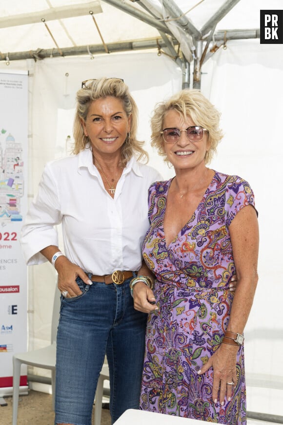 Exclusif - Caroline Margeridon et Sophie Davant - Festival des Livres et des Artistes organisé par l'association "Lecture pour Tous" engagée dans la lutte contre l'illettrisme au Mail Branly à Paris le 2 juillet 2022. © Pierre Perusseau / Jack Tribeca / Bestimage 