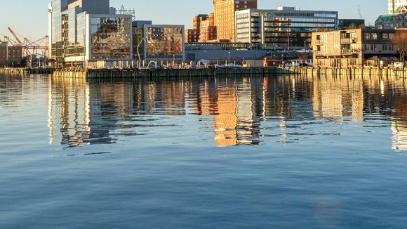 Le Canada a pris une décision surprenante dans sa lutte contre le changement climatique : teindre un port en rose
