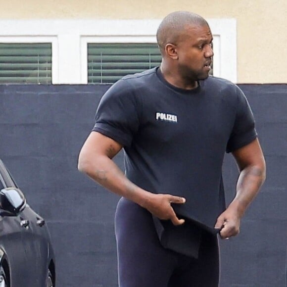 Poourtant, il fût un temps où il était très marrant.
Exclusif - Kanye West, sa femme Bianca et son fils Psalm se rendent à l'église à Los Angeles le 4 juin 2023. Merci de flouter le visage des enfants avant publication